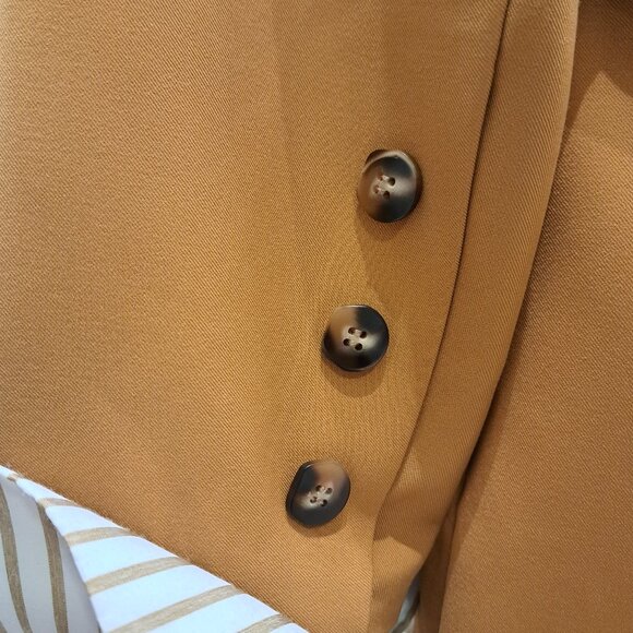 Swing Back Blazer - Picture 4 of 4